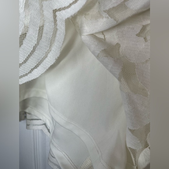 NWOT torrid Ivory Floral Lace Short Pleated w Pockets size 2X (18-20) - Picture 4 of 8